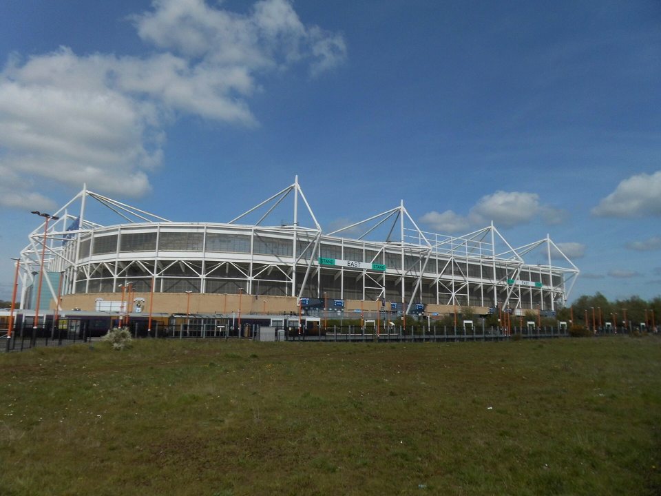 Coventry Building Society Arena z zewnątrz