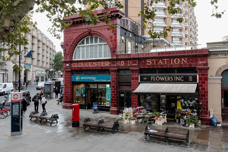 Stacja metra Gloucester Road, kilka minut od Harrington Gardens (zdjęcie okolicy, nie budynku hotelu)