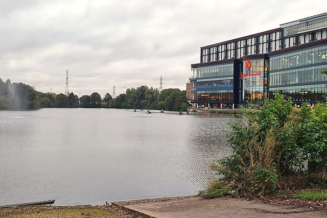 Resorts World Birmingham and the lake fountain