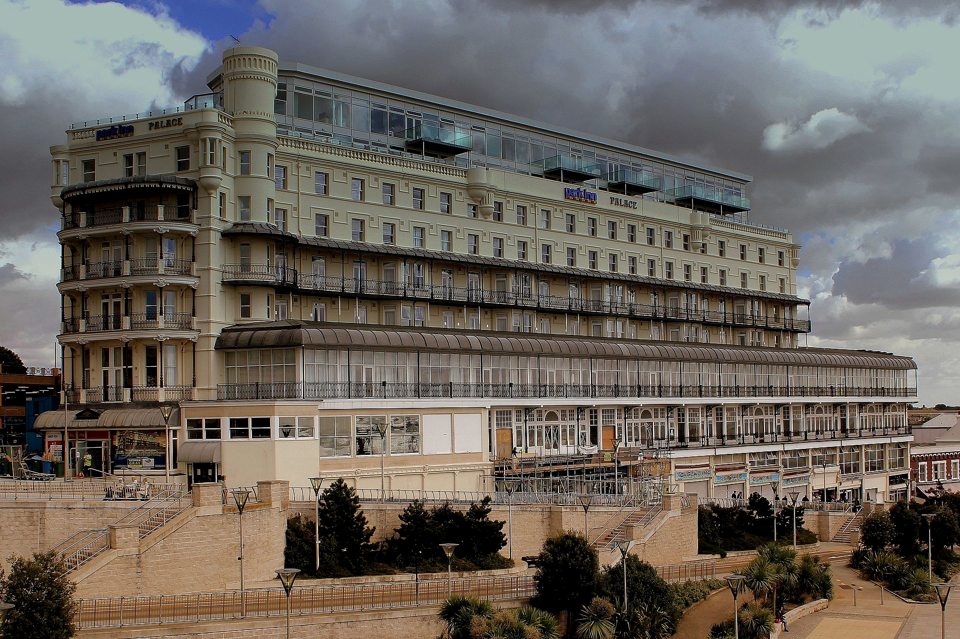 Hotel Palace nad promenadą w Southend-on-Sea