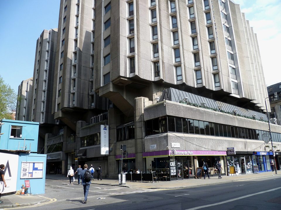 Bedford Avenue i Tottenham Court Road